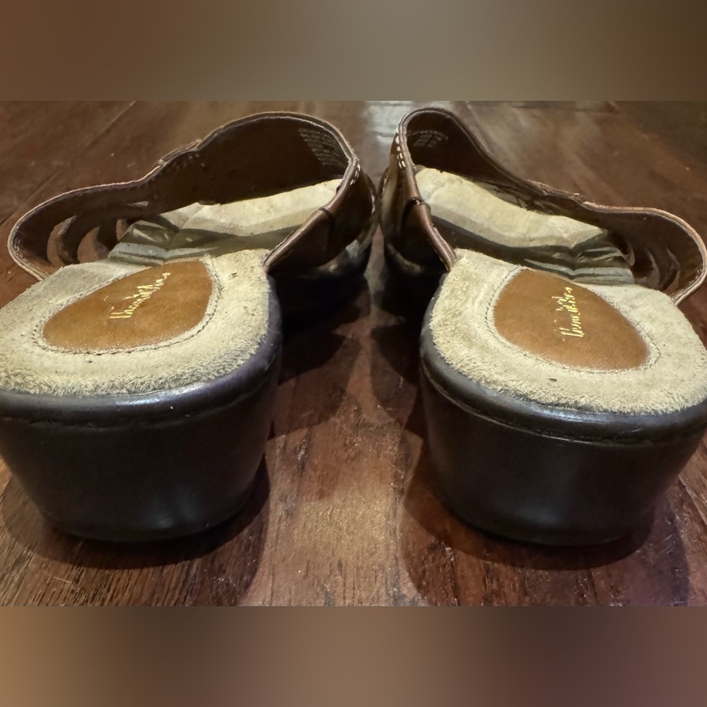 Thom McAn Brown Leather Comfort Slide Sandals Cushioned Wedge Wide 7W - Picture 4 of 6